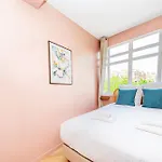 Designer & Air-Conditioned Apartment 2Br, Paris 17