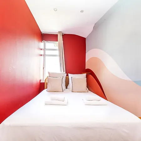 Designer & Air-conditioned 2br, 17 Paris