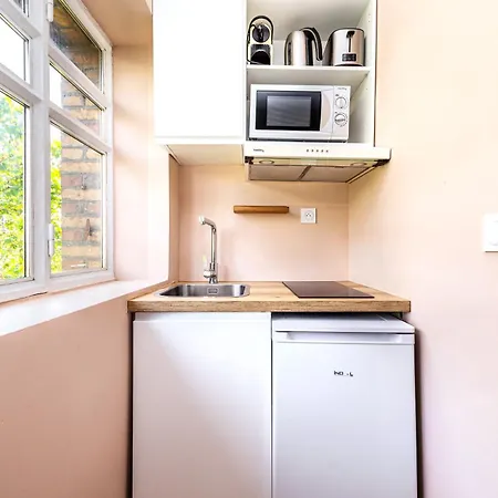 Designer & Air-conditioned 2br, 17 Apartment *